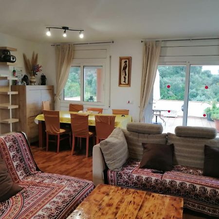 Holiday Home Cardona โยเรตเดมาร์ ภายนอก รูปภาพ