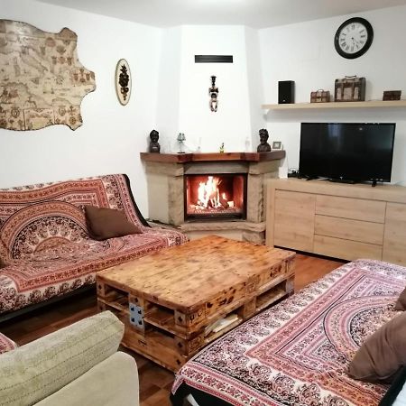 Holiday Home Cardona โยเรตเดมาร์ ภายนอก รูปภาพ