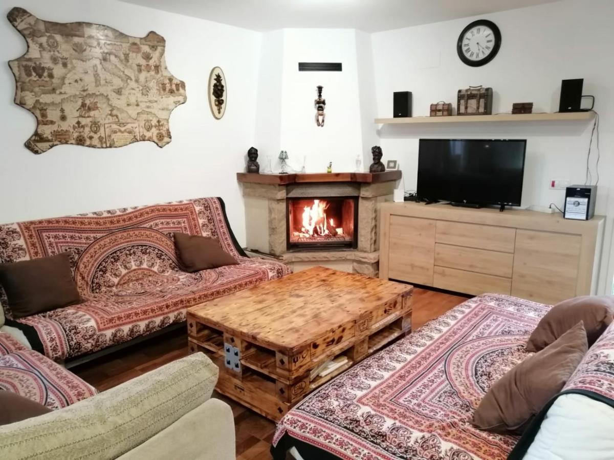 Holiday Home Cardona โยเรตเดมาร์ ภายนอก รูปภาพ