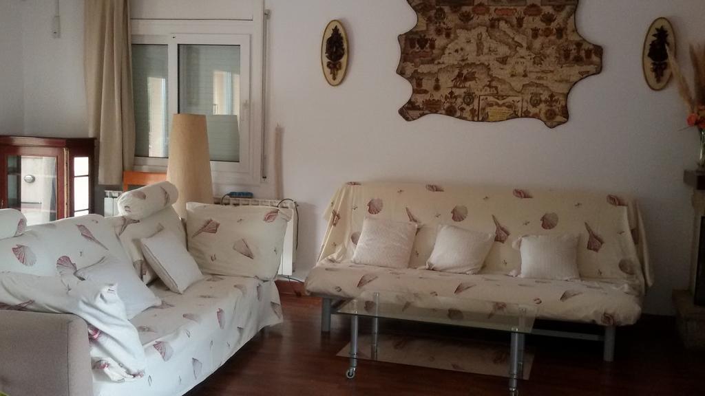 Holiday Home Cardona โยเรตเดมาร์ ภายนอก รูปภาพ