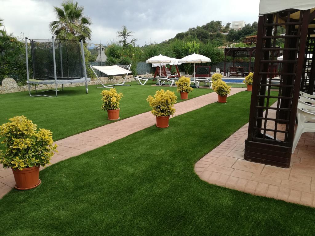 Holiday Home Cardona โยเรตเดมาร์ ภายนอก รูปภาพ