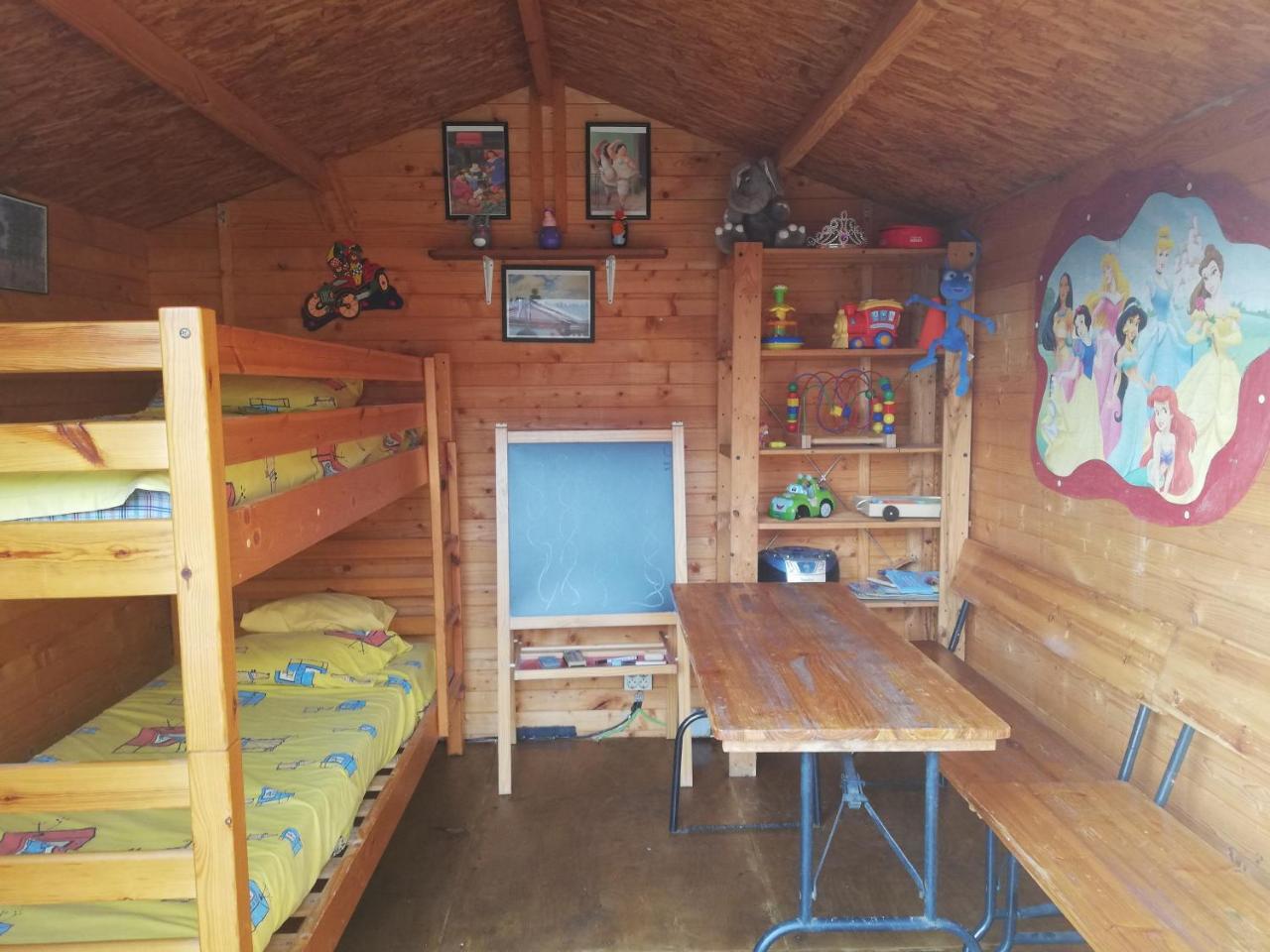 Holiday Home Cardona โยเรตเดมาร์ ภายนอก รูปภาพ